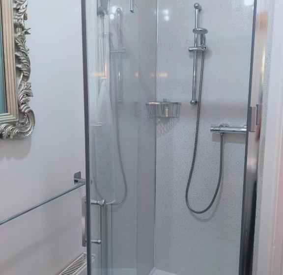 צימר The Groveside Guest House