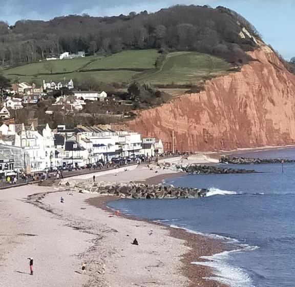 צימר The Groveside Guest House