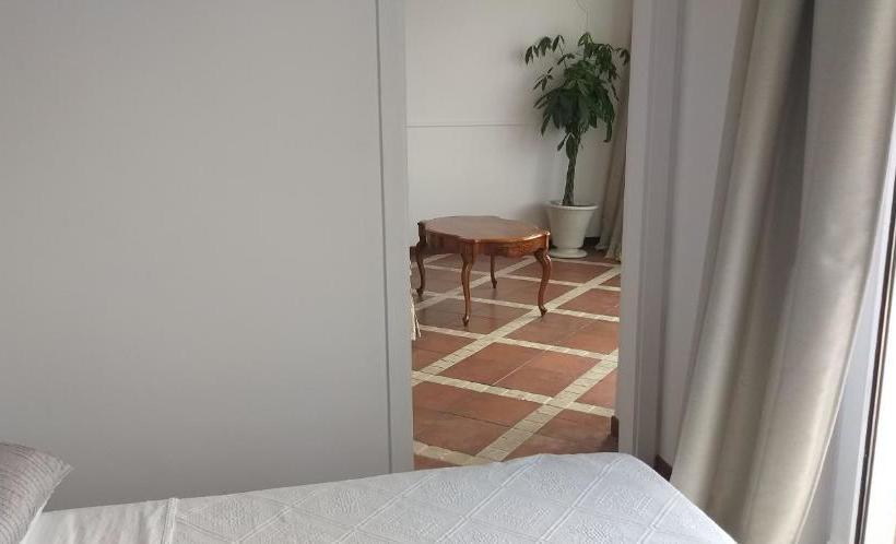 مبيت وإفطار Villa Pocci