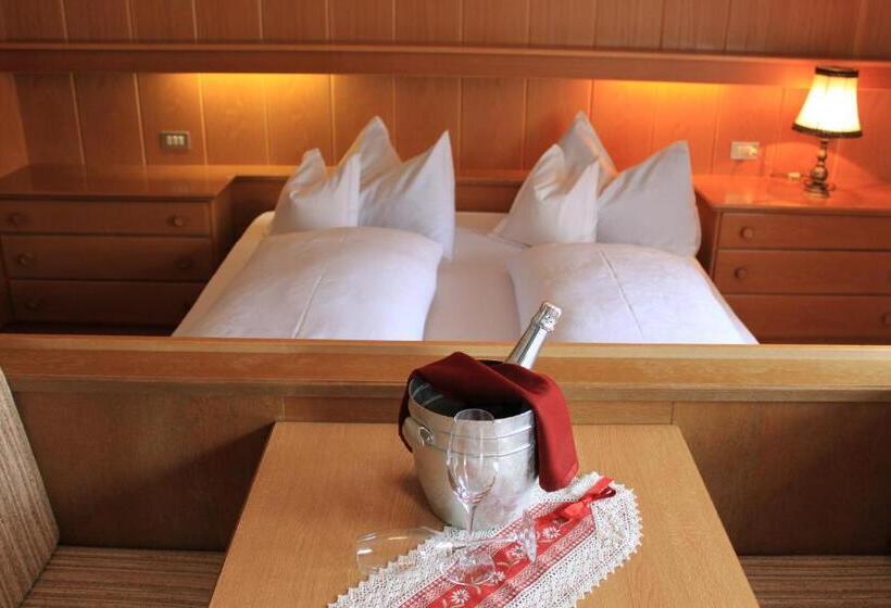 فندق Albergo Alisander