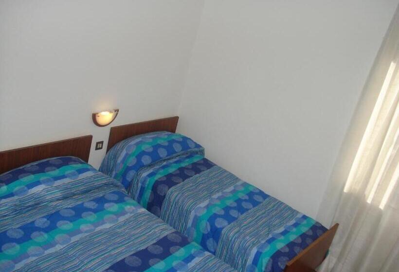 ホテル Albergo Larese