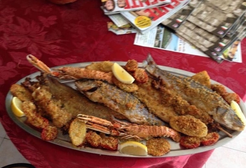 Отель Albergo Magrini Della Genga