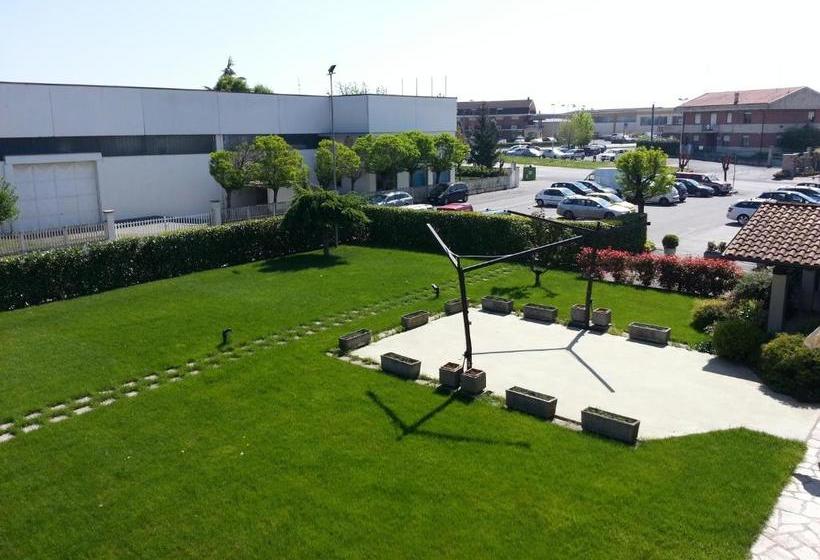 ホテル Borgonuovo