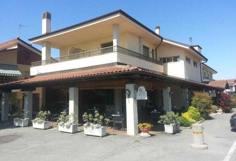 ホテル Borgonuovo