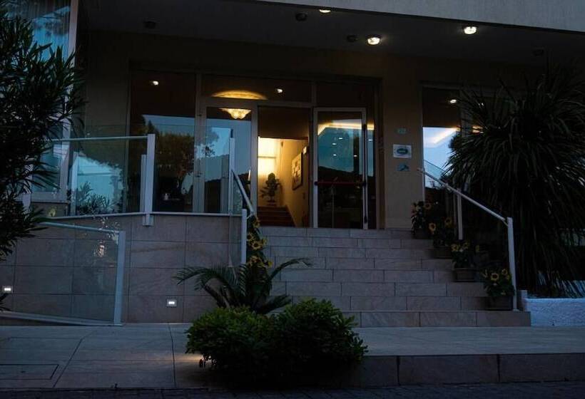 酒店 Cormoran Riccione