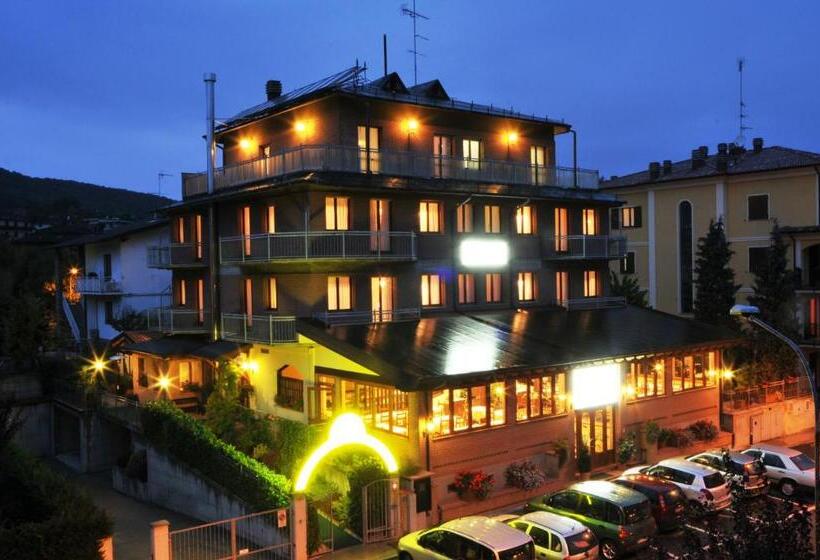 בית מלון כפרי Ferro Di Cavallo