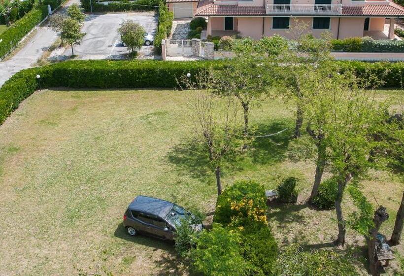 Отель Montecarlo