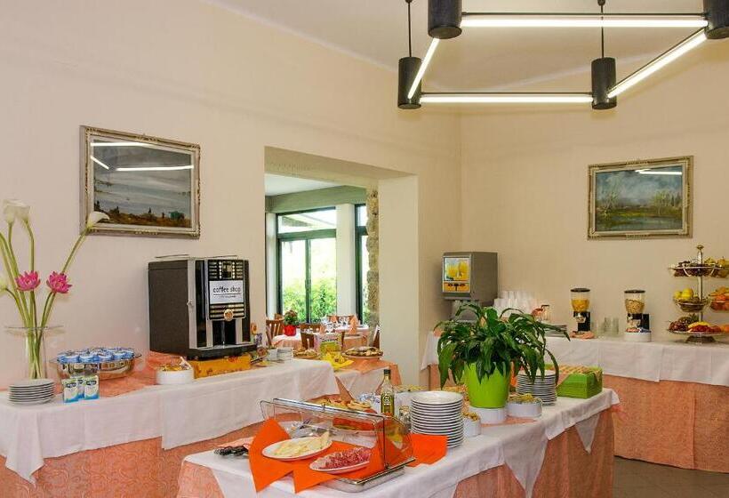 Отель Montecarlo