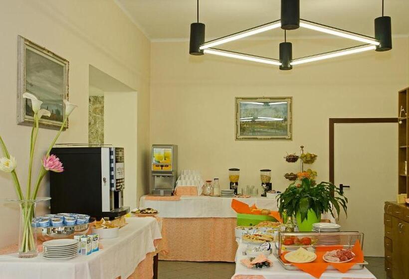 Отель Montecarlo