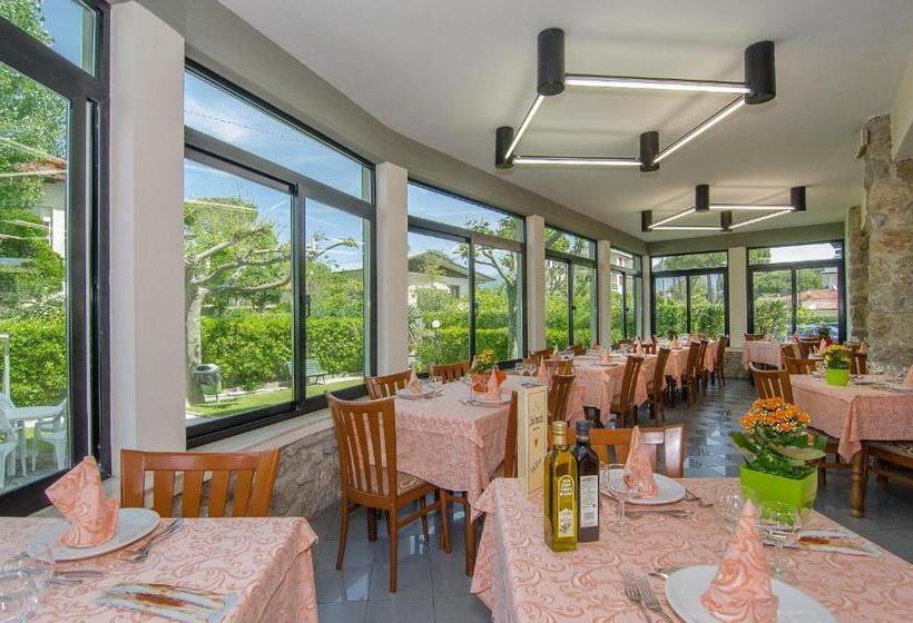 Отель Montecarlo