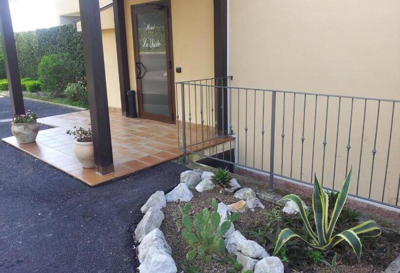 בית מלון כפרי Piscina La Suite