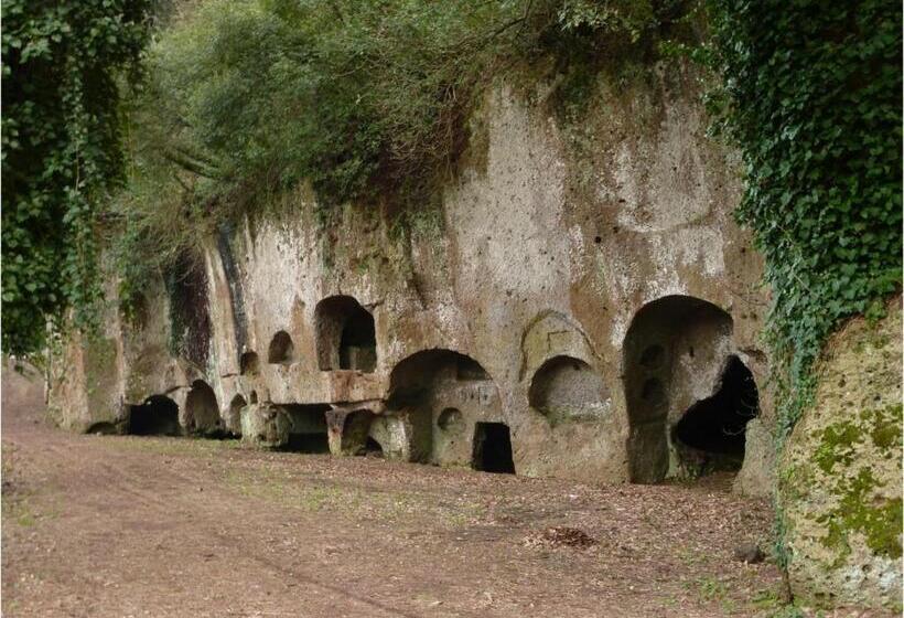 בית מלון כפרי Sutrium