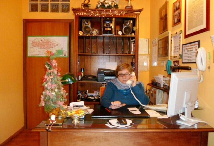 בית מלון כפרי Sutrium