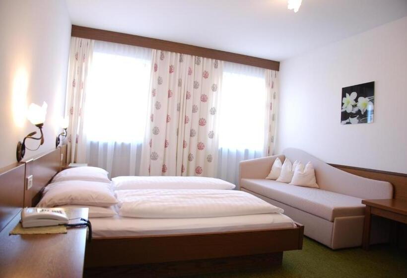 בית מלון כפרי Urthaler