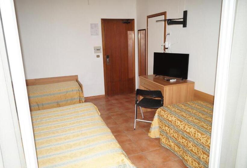 فندق Zeus Lido Di Classe Room Only