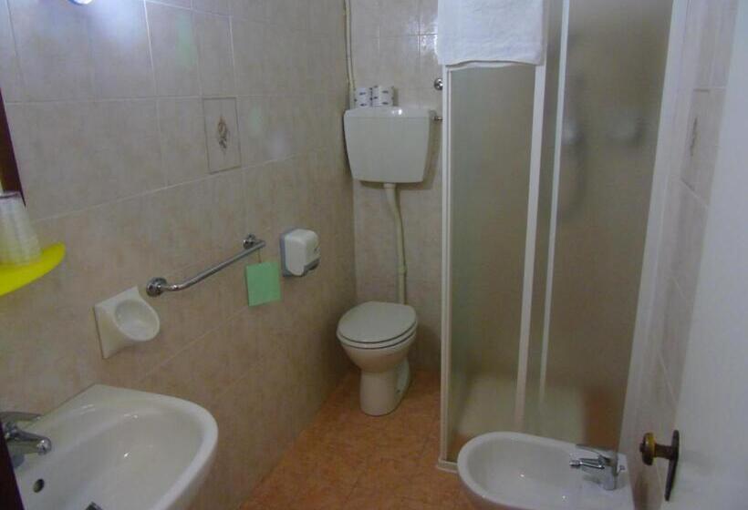 فندق Zeus Lido Di Classe Room Only