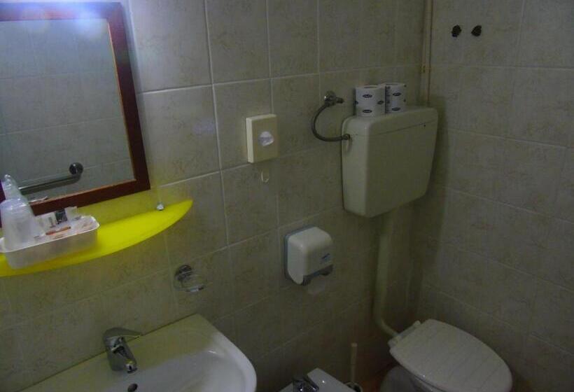 فندق Zeus Lido Di Classe Room Only