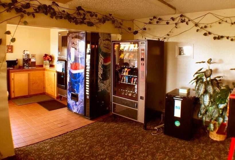 Мотель Travelers Inn Topeka