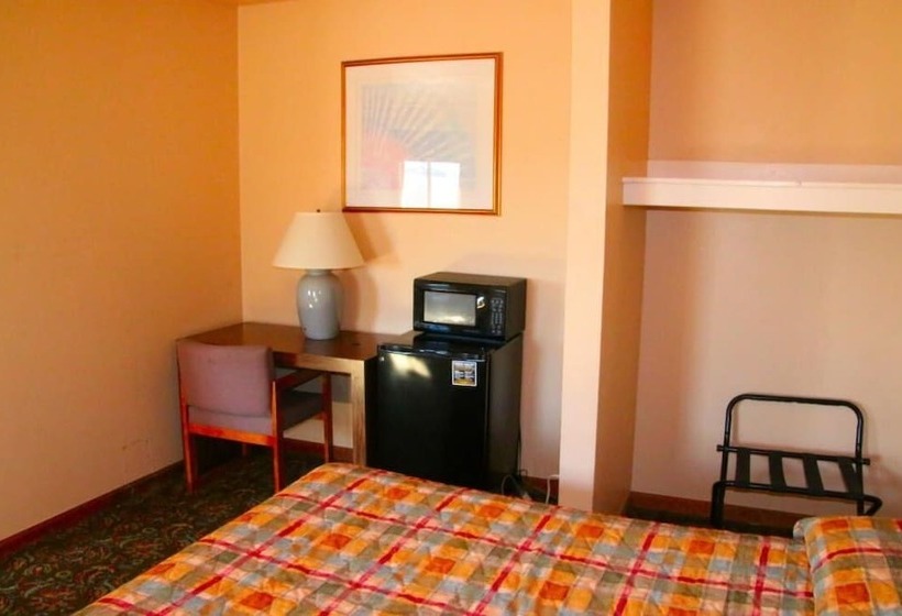 Мотель Travelers Inn Topeka