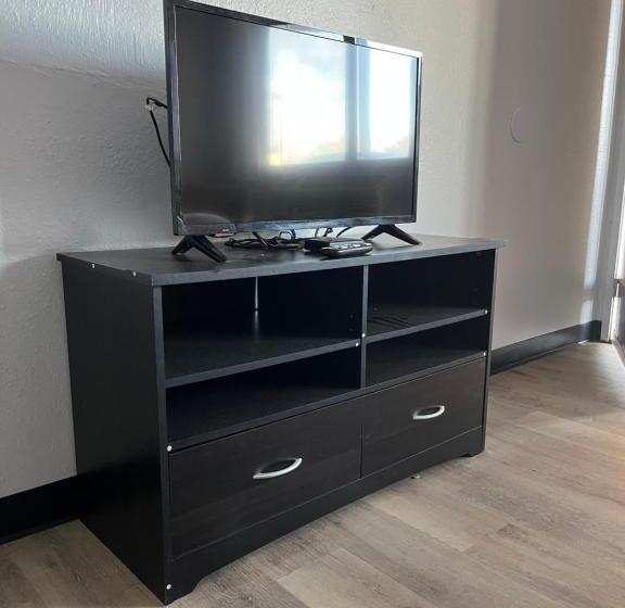 Мотель Travelers Inn Topeka