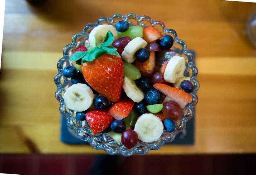 ベッドアンドブレックファースト Blue Swallow