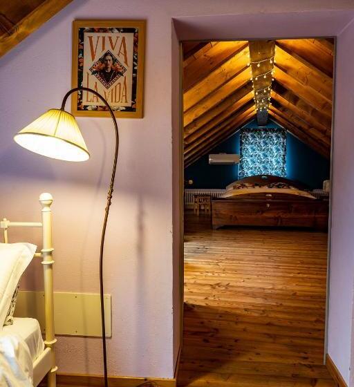 مبيت وإفطار Casa Tomà