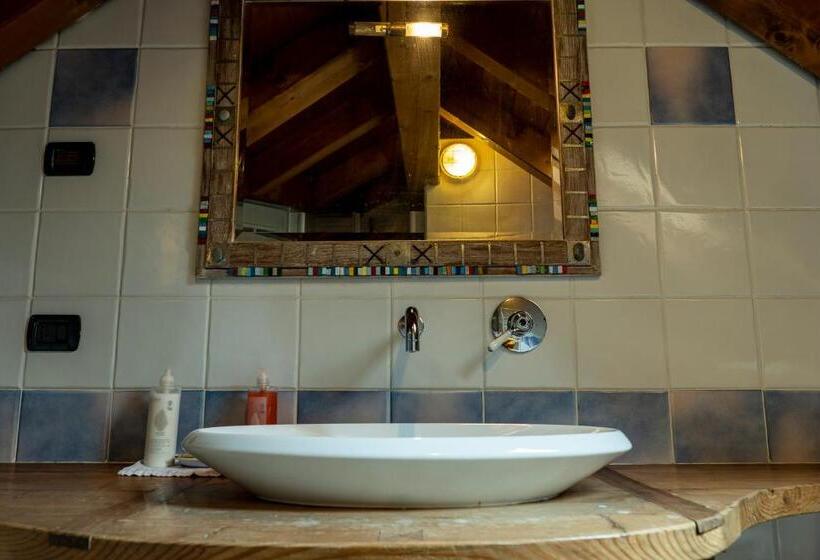 مبيت وإفطار Casa Tomà