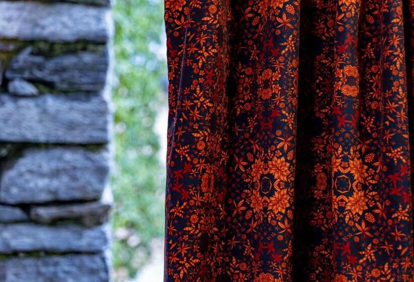 مبيت وإفطار Casa Tomà