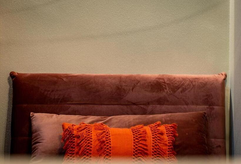 مبيت وإفطار Casa Tomà