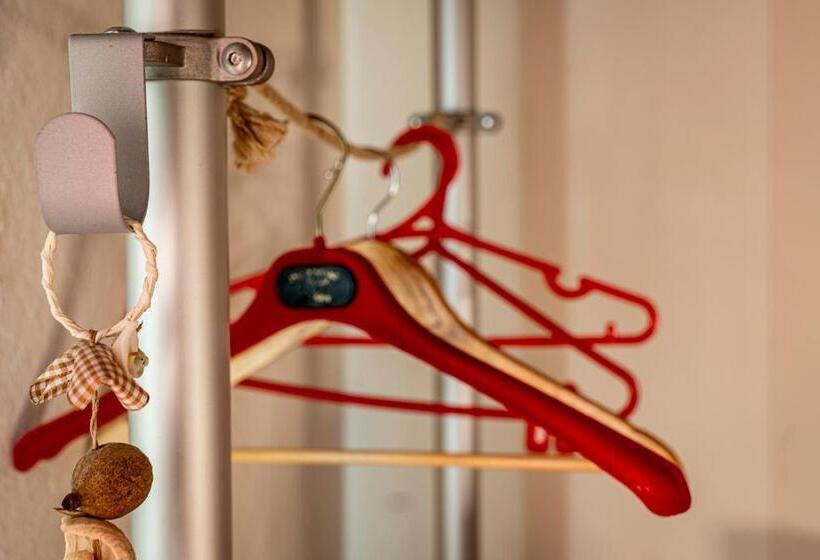 مبيت وإفطار Casa Tomà