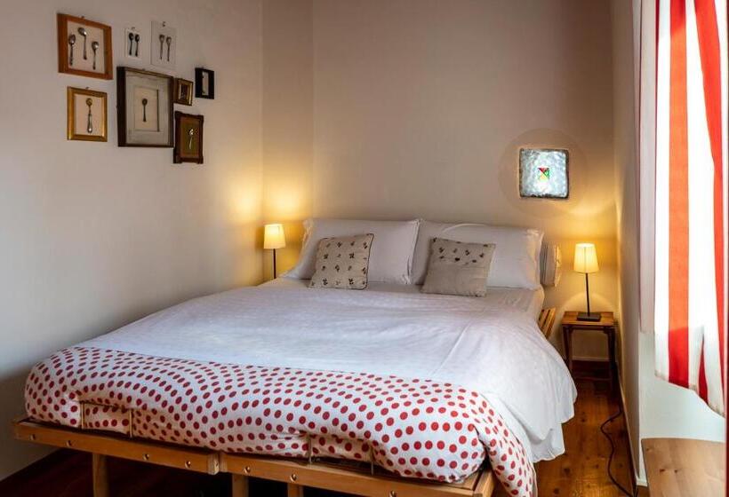 مبيت وإفطار Casa Tomà