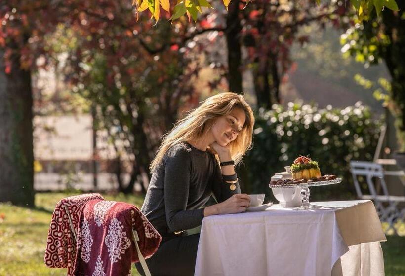 تختخواب و صبحانه Da Noi Due