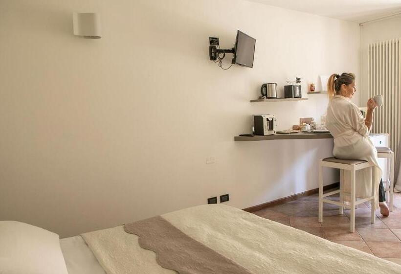 تختخواب و صبحانه Da Noi Due