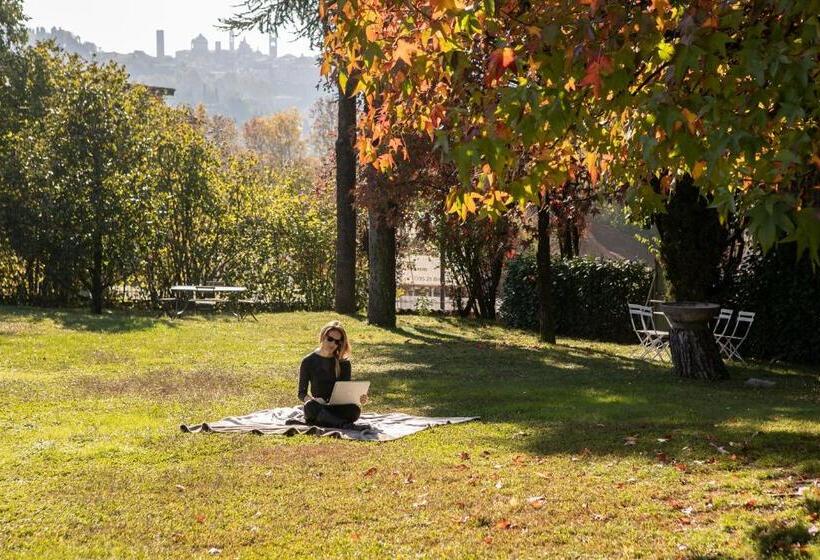 تختخواب و صبحانه Da Noi Due