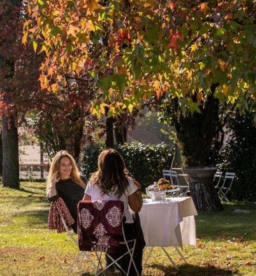 تختخواب و صبحانه Da Noi Due