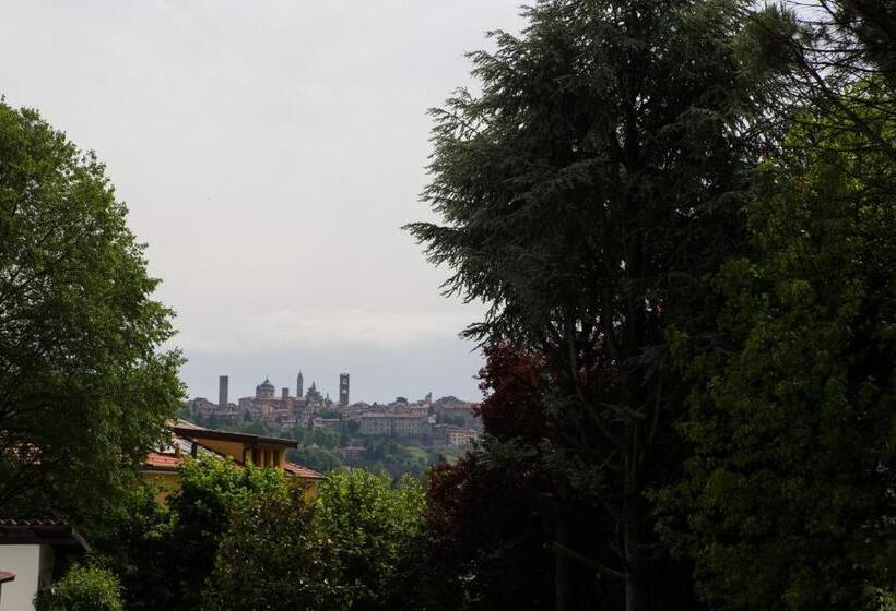 تختخواب و صبحانه Da Noi Due