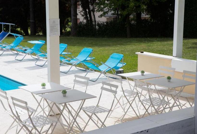 تختخواب و صبحانه Da Noi Due