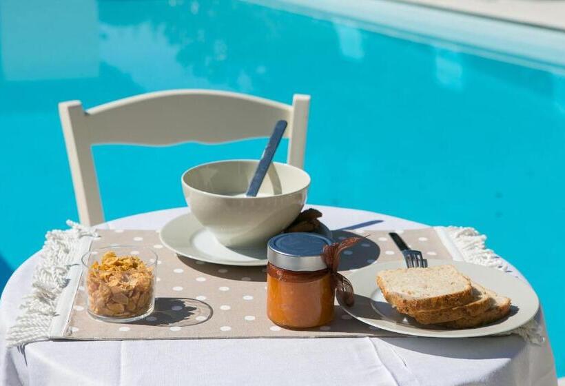 تختخواب و صبحانه Da Noi Due