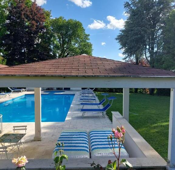 تختخواب و صبحانه Da Noi Due