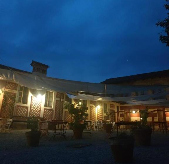 צימר Foresteria Ristorante Conti Roero