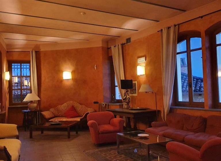 צימר Foresteria Ristorante Conti Roero