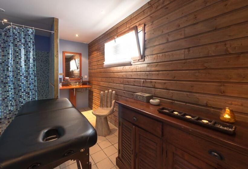 민박 Hébergements Insolites Domaine Arvor Spa