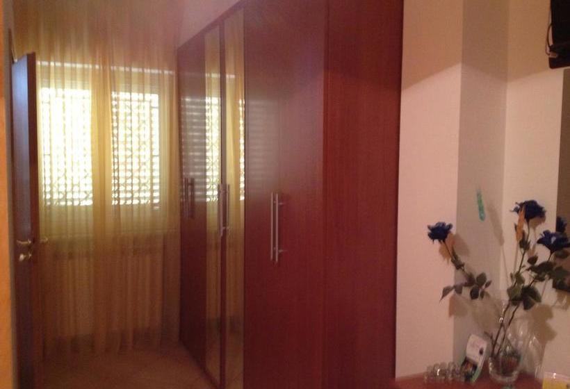 住宿加早餐  La Rosa Blu Rende