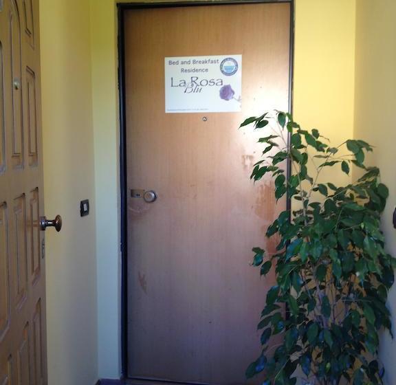 住宿加早餐  La Rosa Blu Rende