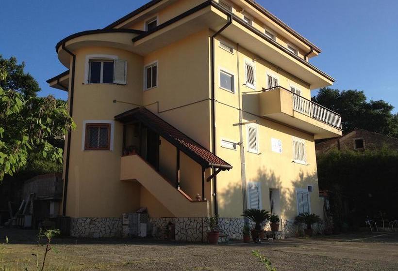 住宿加早餐  La Rosa Blu Rende