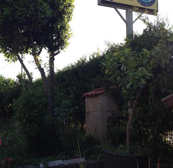 住宿加早餐  La Rosa Blu Rende