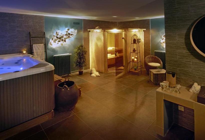 민박 La Singulière