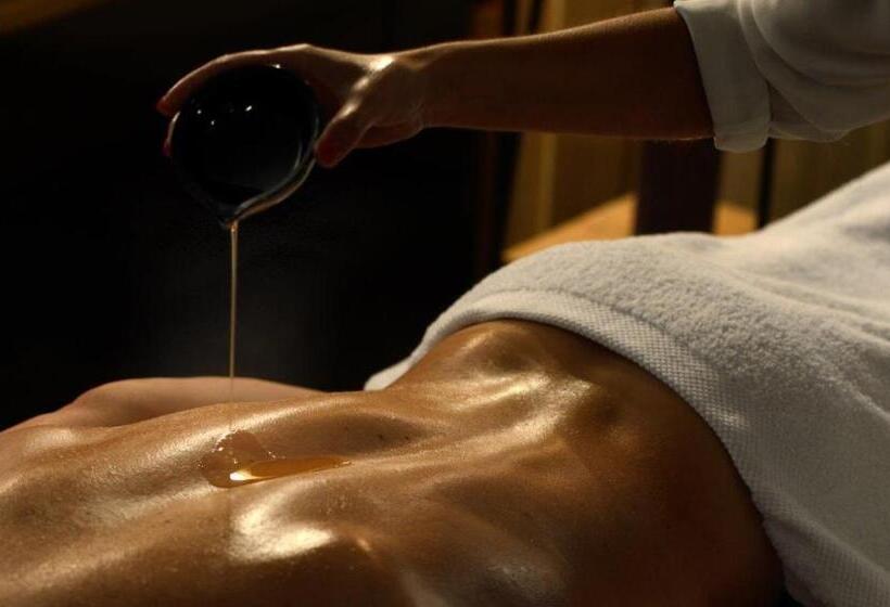 민박 La Singulière