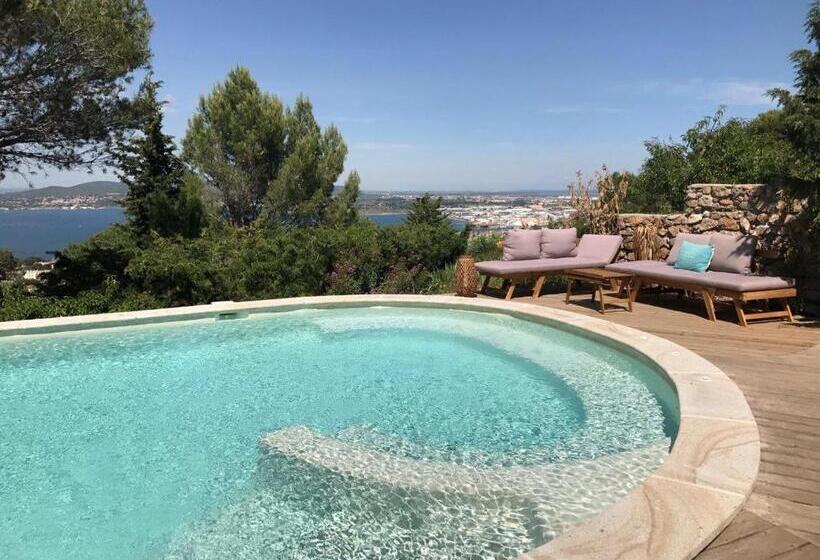 민박 La Singulière