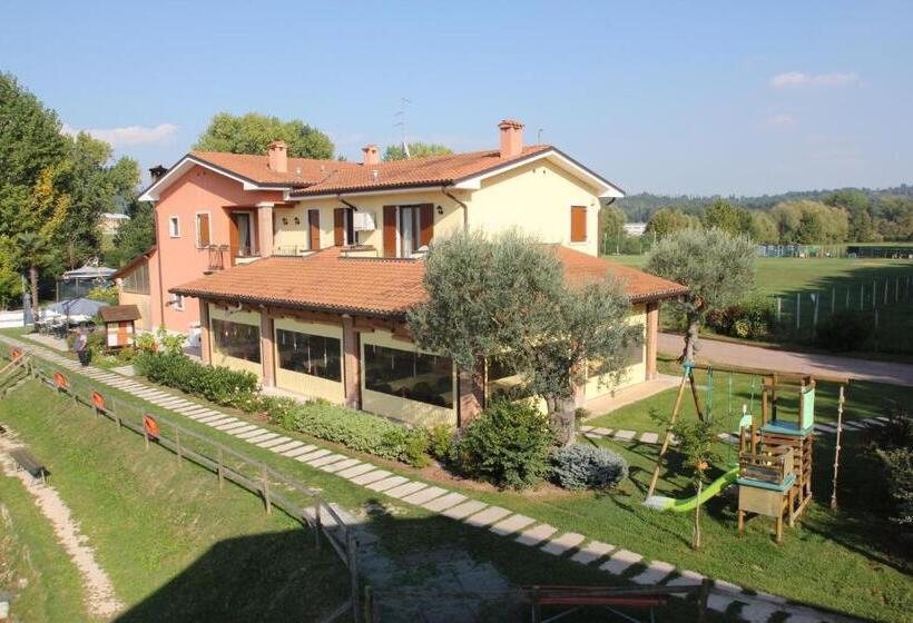 צימר Laghetto Ai Portici